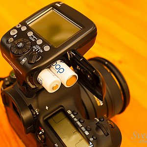 Canon 600EX RT Review Battery Compartment